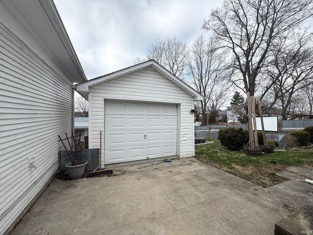 1819 I Street, Bedford, IN 47421