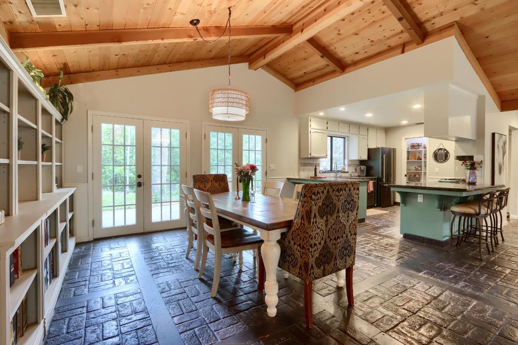 Image 13 of property listing at 36686 Mattie Fhy Court, Coarsegold, CA 93614