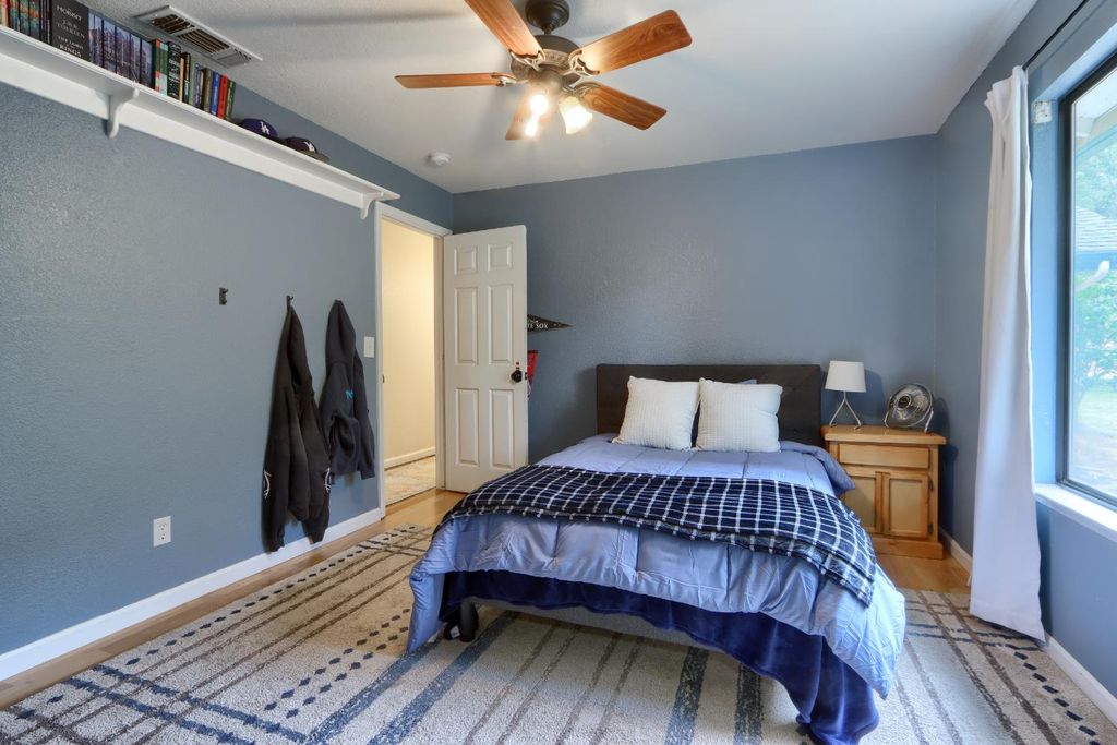 Image 32 of property listing at 36686 Mattie Fhy Court, Coarsegold, CA 93614