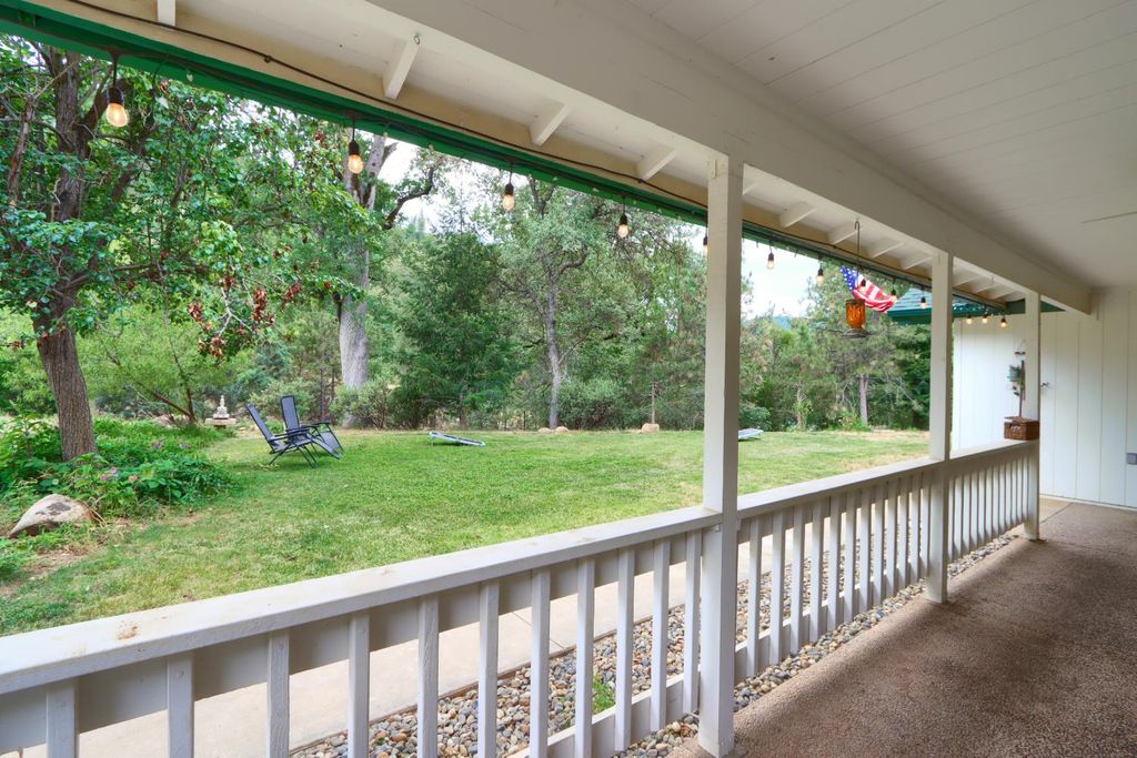 Image 40 of property listing at 36686 Mattie Fhy Court, Coarsegold, CA 93614