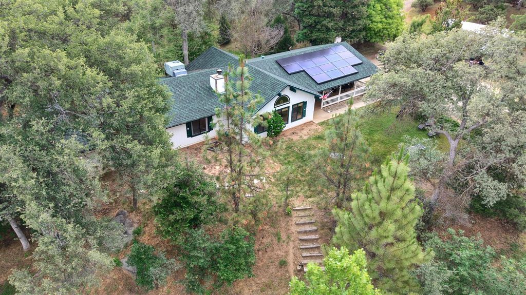 Image 43 of property listing at 36686 Mattie Fhy Court, Coarsegold, CA 93614