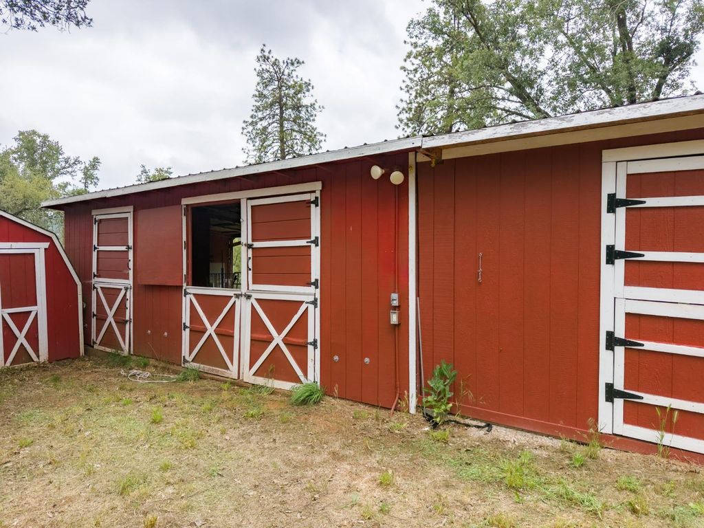 Image 44 of property listing at 36686 Mattie Fhy Court, Coarsegold, CA 93614