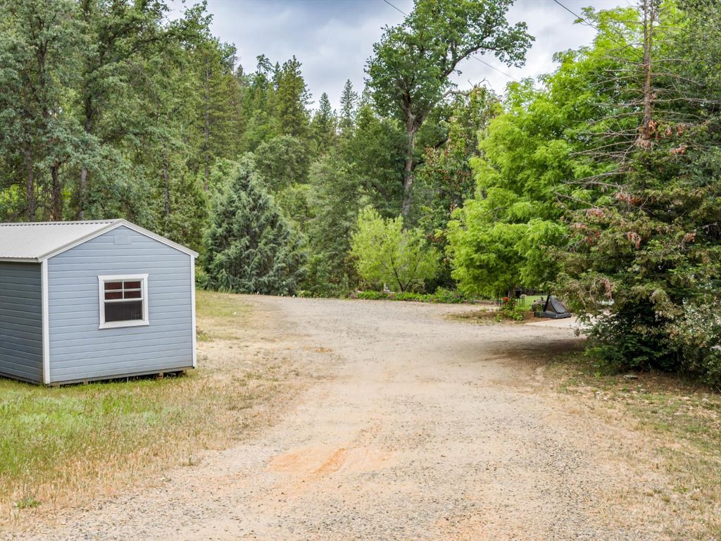Image 53 of property listing at 36686 Mattie Fhy Court, Coarsegold, CA 93614