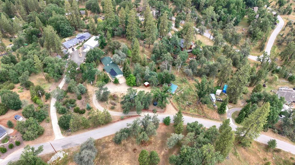 Image 56 of property listing at 36686 Mattie Fhy Court, Coarsegold, CA 93614
