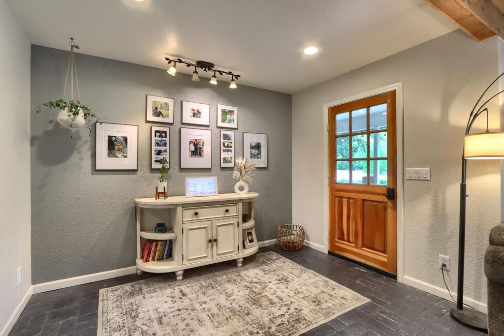 Image 6 of property listing at 36686 Mattie Fhy Court, Coarsegold, CA 93614