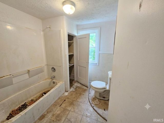 1415 Obrien Street, South Bend, IN 46628
