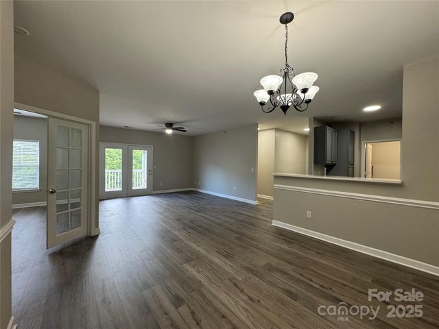 10676 Hill Point Court, Charlotte, NC 28262