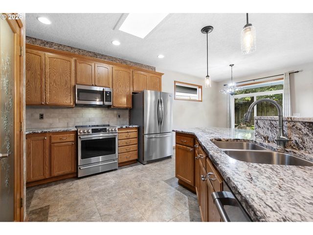 1926 Nw 18TH St, Gresham, OR 97030