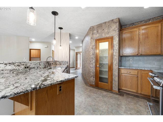 1926 Nw 18TH St, Gresham, OR 97030