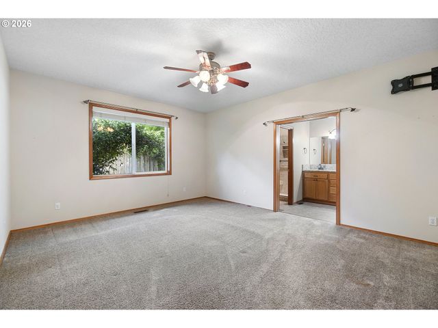 1926 Nw 18TH St, Gresham, OR 97030