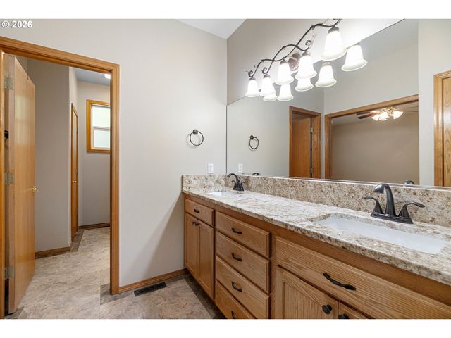 1926 Nw 18TH St, Gresham, OR 97030