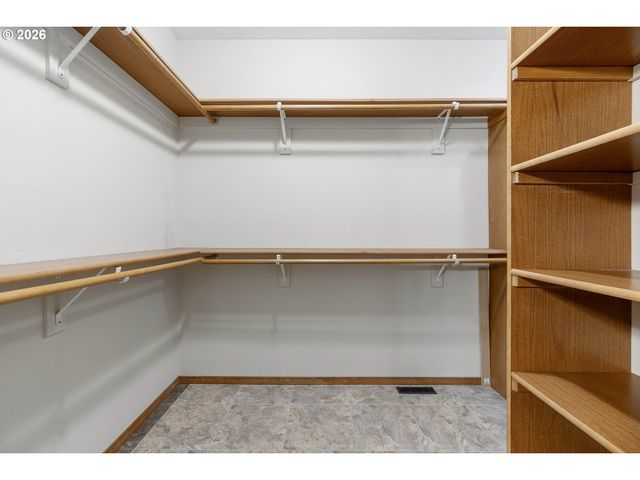 1926 Nw 18TH St, Gresham, OR 97030