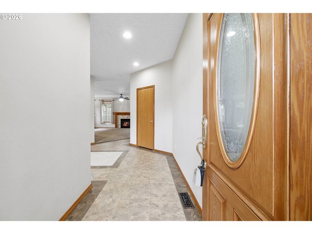 1926 Nw 18TH St, Gresham, OR 97030