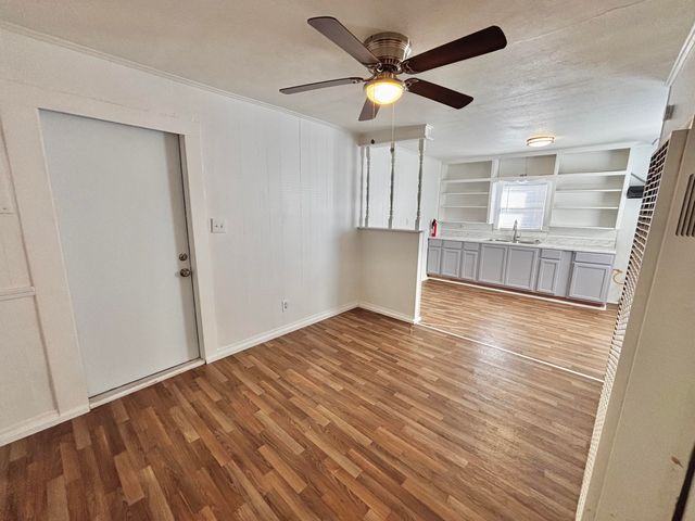 420 W Lynn Street, Slaton, TX 79364