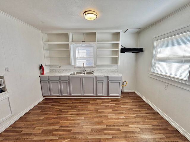 420 W Lynn Street, Slaton, TX 79364