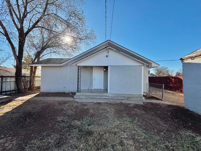 420 W Lynn Street, Slaton, TX 79364