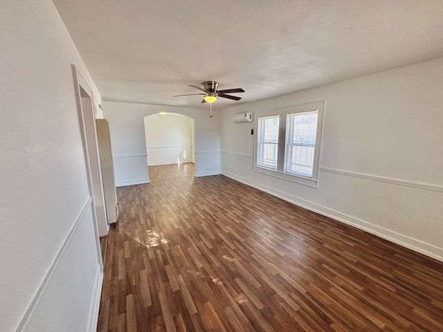 420 W Lynn Street, Slaton, TX 79364