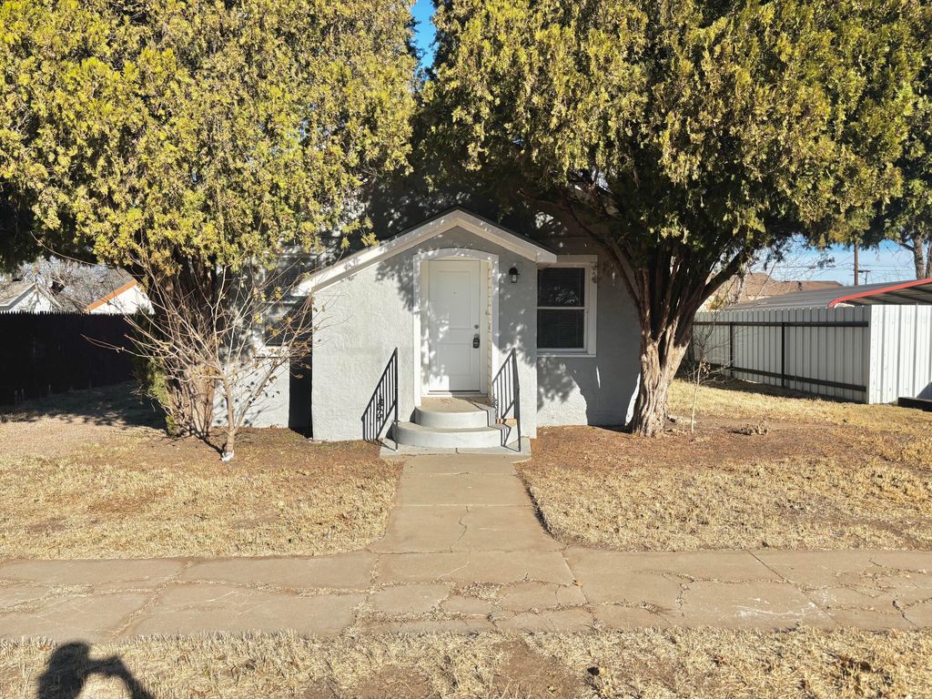 420 W Lynn Street, Slaton, TX 79364