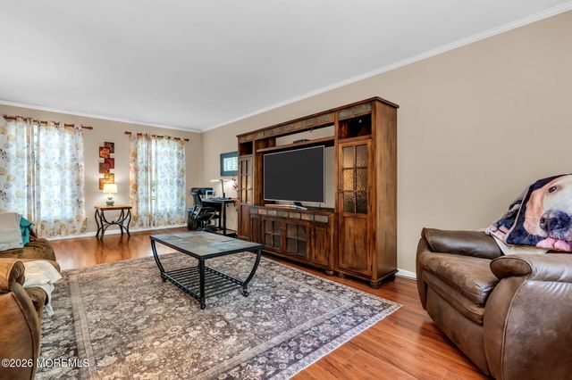 2 Lakeland Drive, Matawan, NJ 07747