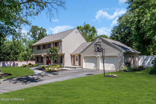 2 Lakeland Drive, Matawan, NJ 07747