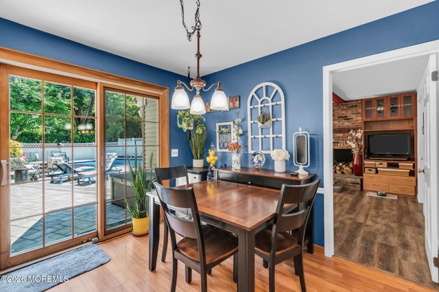 2 Lakeland Drive, Matawan, NJ 07747