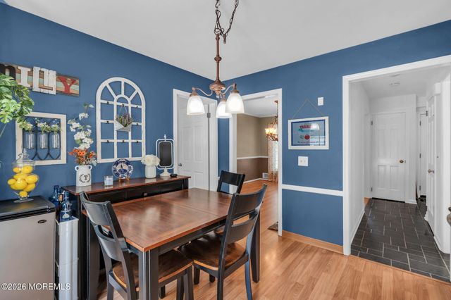 2 Lakeland Drive, Matawan, NJ 07747