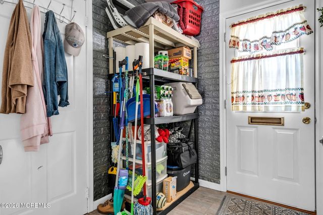 2 Lakeland Drive, Matawan, NJ 07747