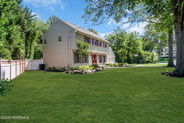 2 Lakeland Drive, Matawan, NJ 07747