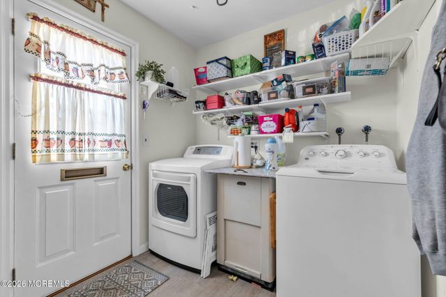 2 Lakeland Drive, Matawan, NJ 07747