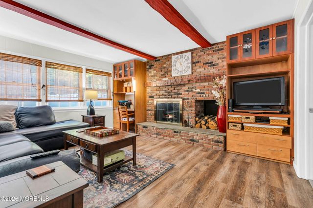 2 Lakeland Drive, Matawan, NJ 07747