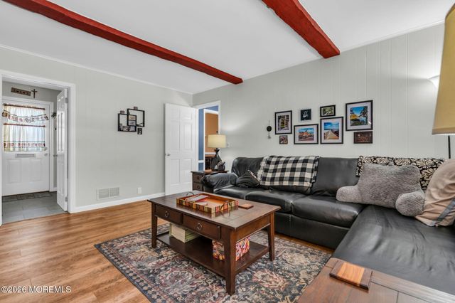 2 Lakeland Drive, Matawan, NJ 07747