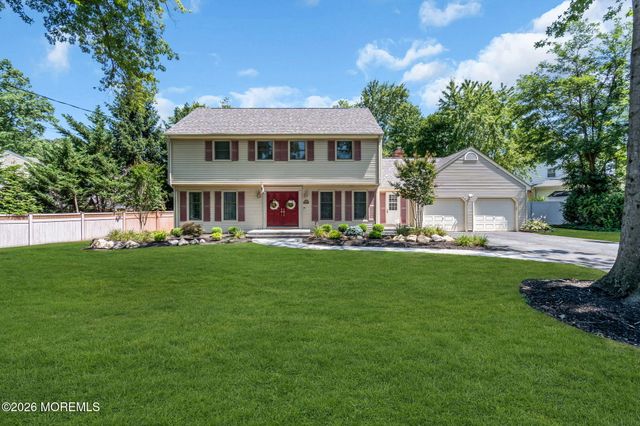 2 Lakeland Drive, Matawan, NJ 07747