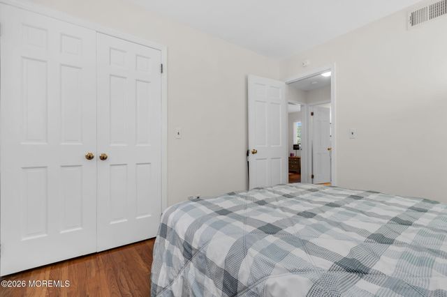 2 Lakeland Drive, Matawan, NJ 07747