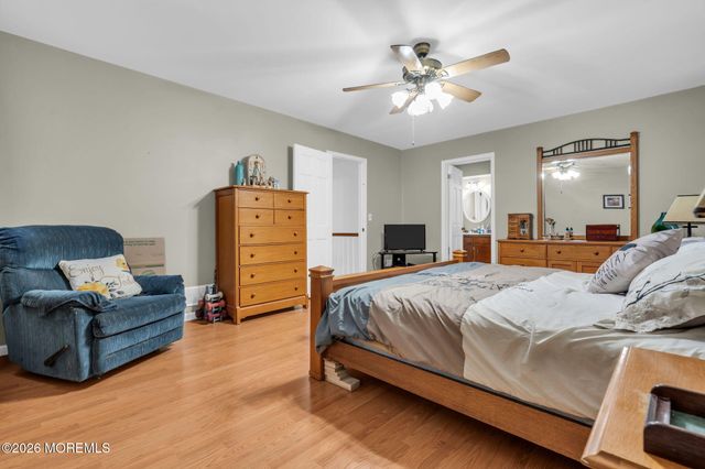 2 Lakeland Drive, Matawan, NJ 07747