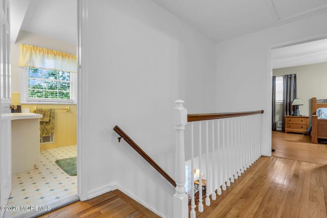 2 Lakeland Drive, Matawan, NJ 07747