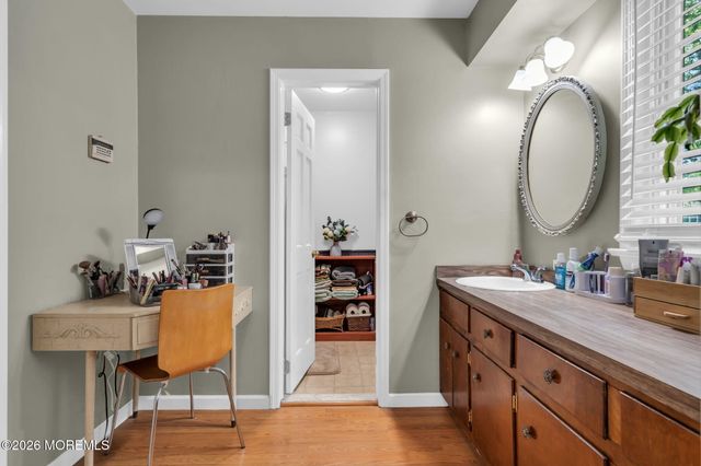 2 Lakeland Drive, Matawan, NJ 07747