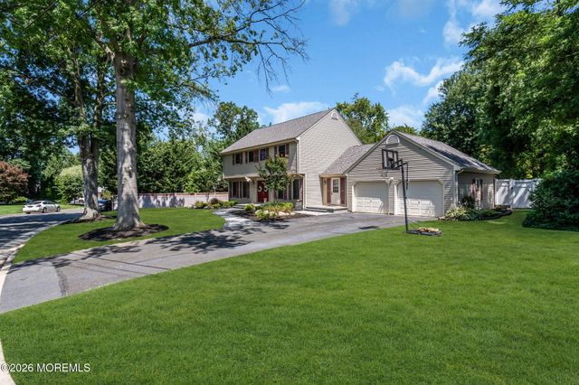 2 Lakeland Drive, Matawan, NJ 07747