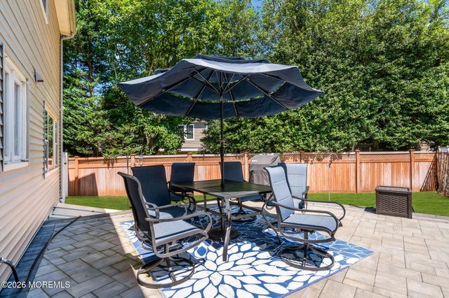 2 Lakeland Drive, Matawan, NJ 07747
