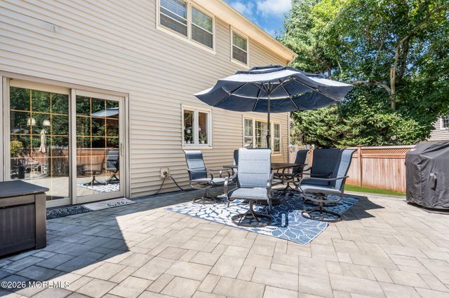 2 Lakeland Drive, Matawan, NJ 07747