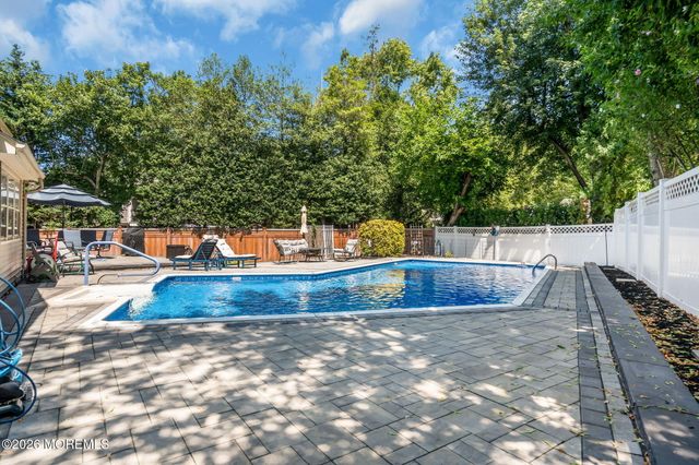 2 Lakeland Drive, Matawan, NJ 07747