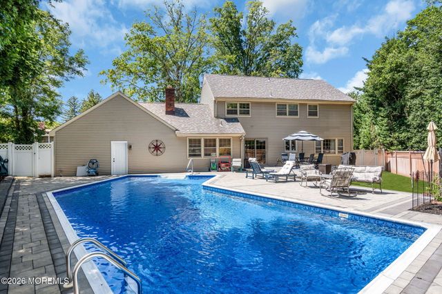 2 Lakeland Drive, Matawan, NJ 07747