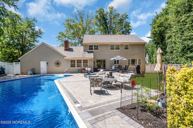2 Lakeland Drive, Matawan, NJ 07747