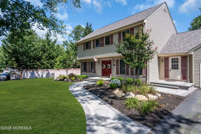 2 Lakeland Drive, Matawan, NJ 07747