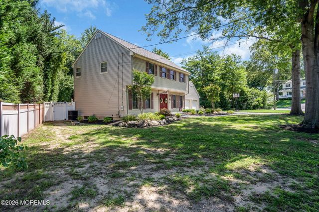 2 Lakeland Drive, Matawan, NJ 07747