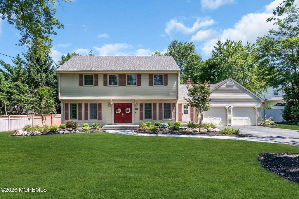 2 Lakeland Drive, Matawan, NJ 07747