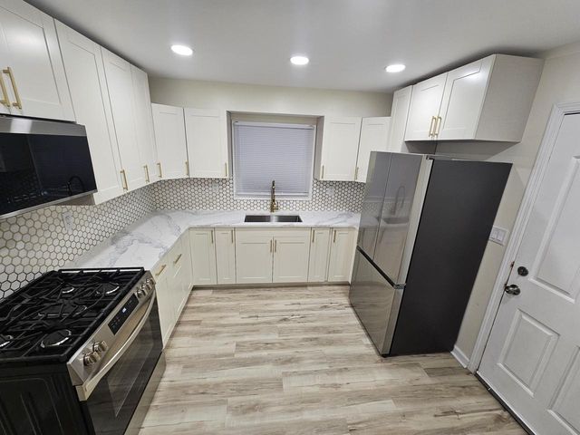 4733 S 22nd STREET, Milwaukee, WI 53221