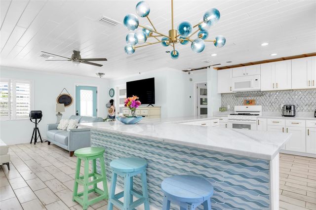 4530 BAYSHORE BOULEVARD NE, St Petersburg, FL 33703