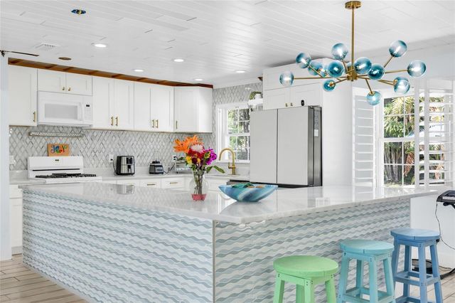 4530 BAYSHORE BOULEVARD NE, St Petersburg, FL 33703