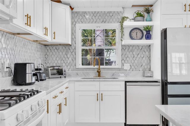 4530 BAYSHORE BOULEVARD NE, St Petersburg, FL 33703