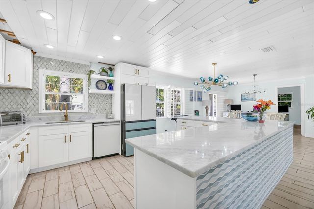 4530 BAYSHORE BOULEVARD NE, St Petersburg, FL 33703